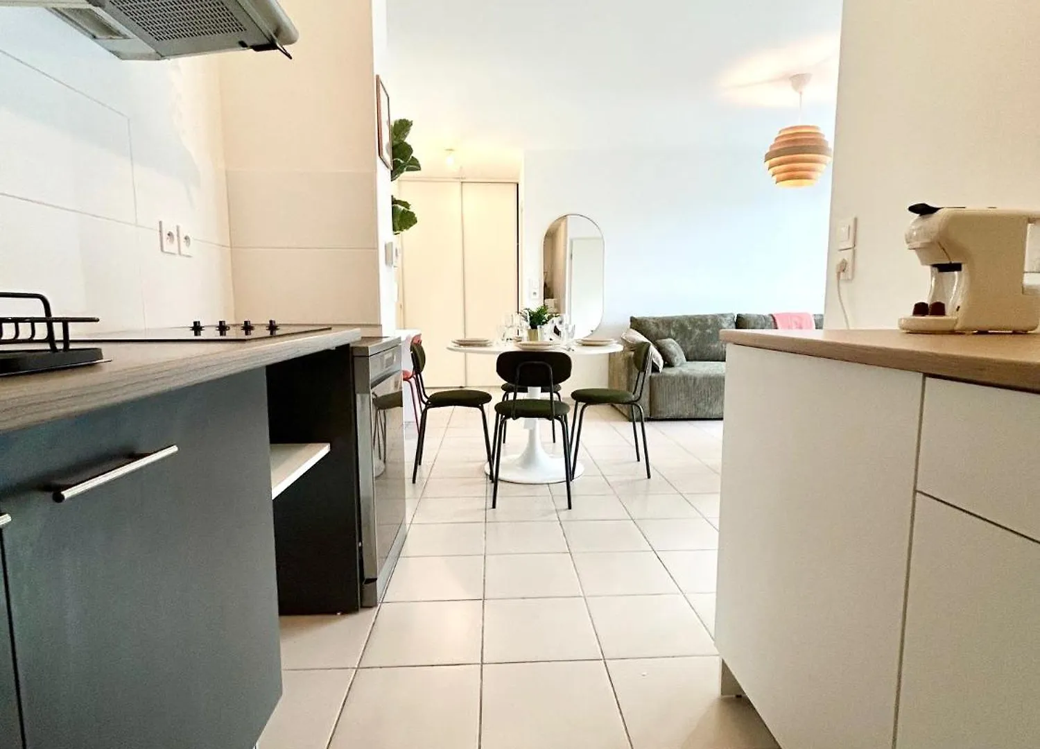 Apartamento Lescale Des Artistes - Metro - Tramway - Aeroport Toulouse 0*,