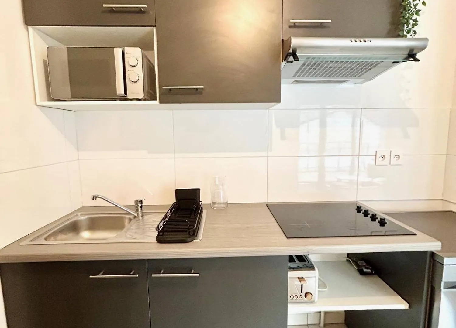 Apartamento Lescale Des Artistes - Metro - Tramway - Aeroport Toulouse