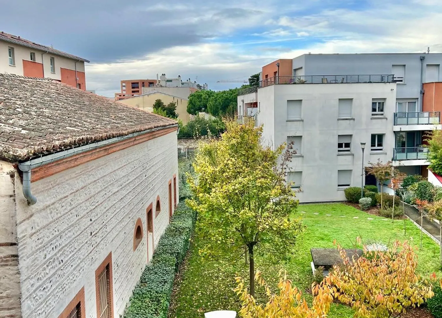 Apartamento Lescale Des Artistes - Metro - Tramway - Aeroport Toulouse 0*,  Francia